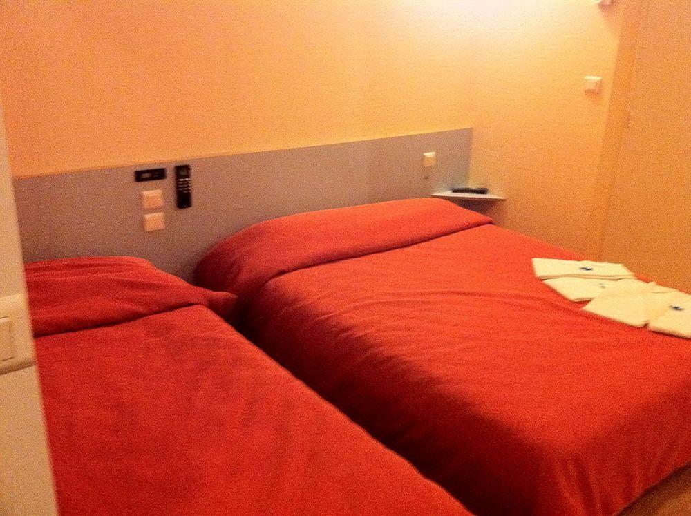 The Originals Access Aeroport, Hotel Орияк Екстериор снимка