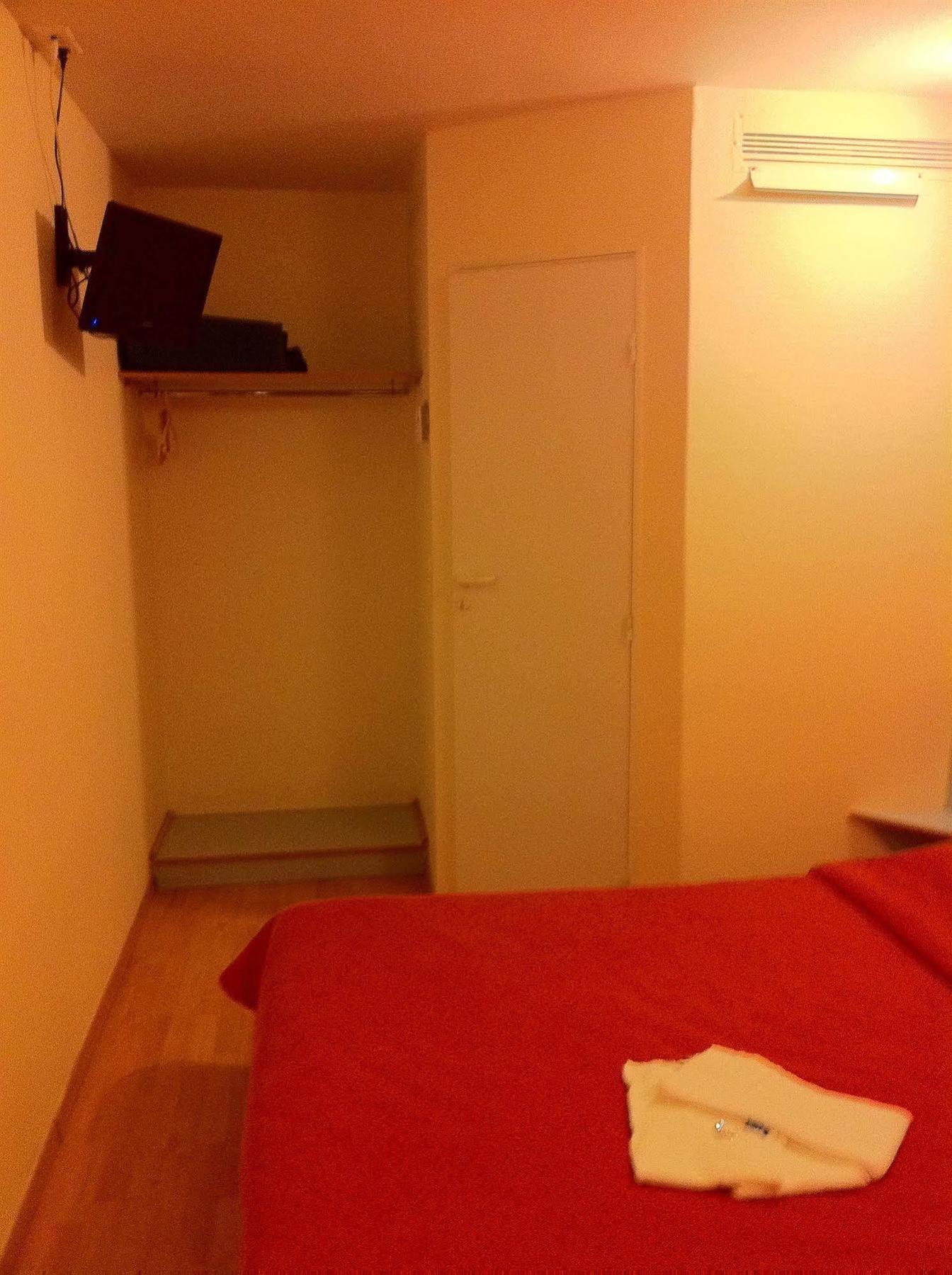 The Originals Access Aeroport, Hotel Орияк Екстериор снимка